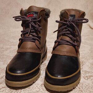 Dupont Thermo lite Performance Insulators Womans Boots.  Sz 8 Snow Hiking Trails
